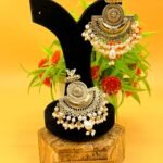 Sparrow gold and white pearl Earrings