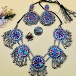 Five Pendant Pakhton Necklace Set