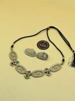 Oval Pendant Metal Choker Set - Image 2