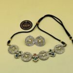 Round Pendant Metal Choker Set