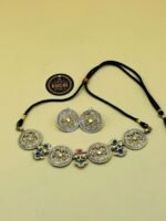 Round Pendant Metal Choker Set
