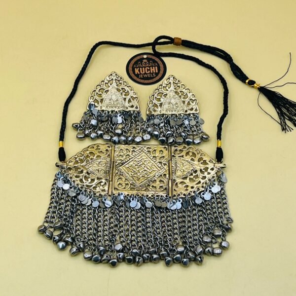 Silver Chain And Golden Neck Necklace Set