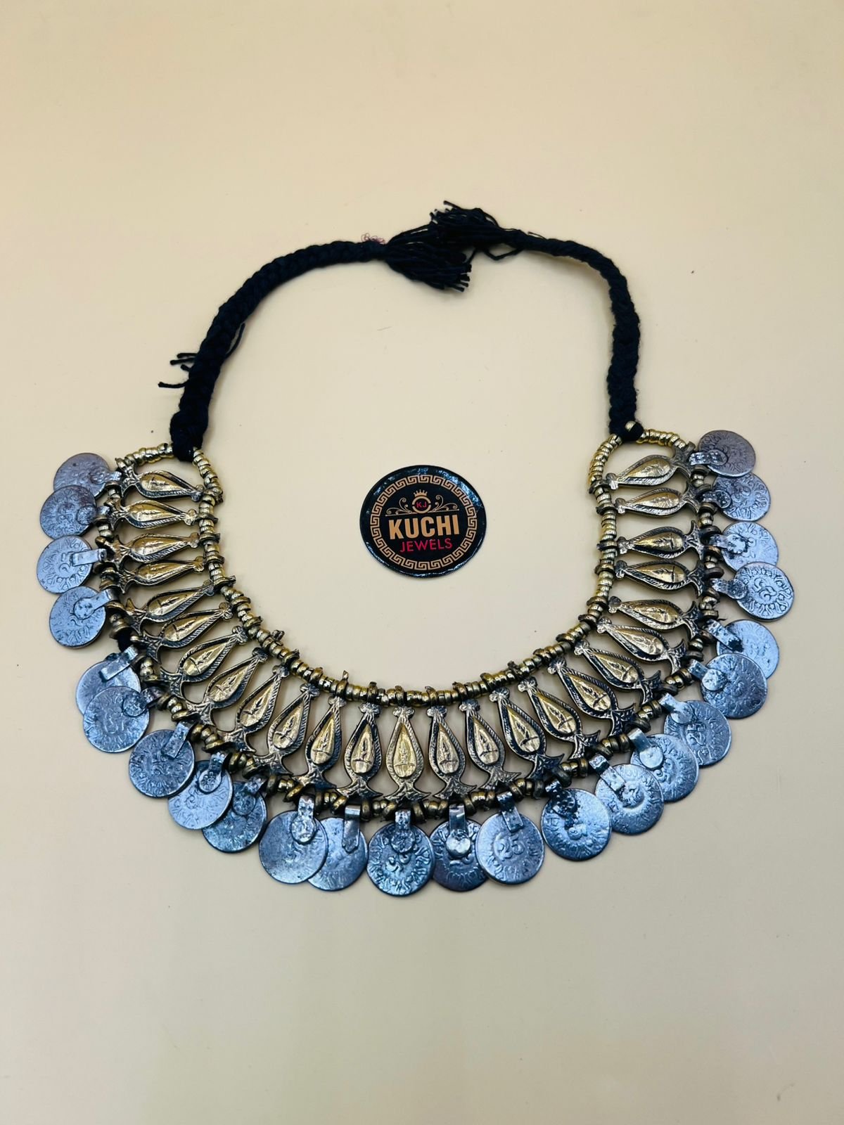 wear it on an afghani girl close neck picture